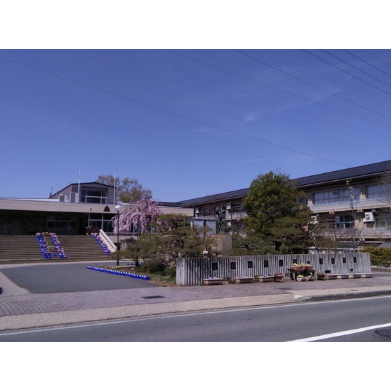 小学校　小布施町立栗ガ丘小学校（小学校）まで774m
