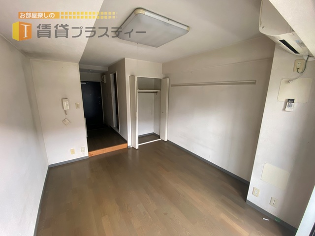 居室・リビング　６帖のお部屋をあなた色に染めてください。