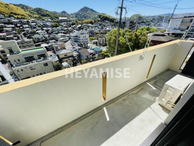バルコニー　※同物件反転タイプの写真でございます※現況を優先します※