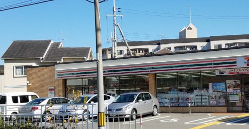 コンビニ　セブンイレブン 枚方出口店（コンビニ）まで575m