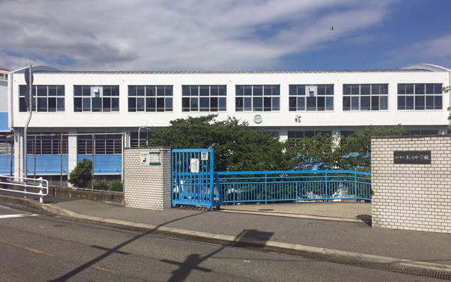 中学校　神戸市立塩屋中学校（中学校）まで1786m