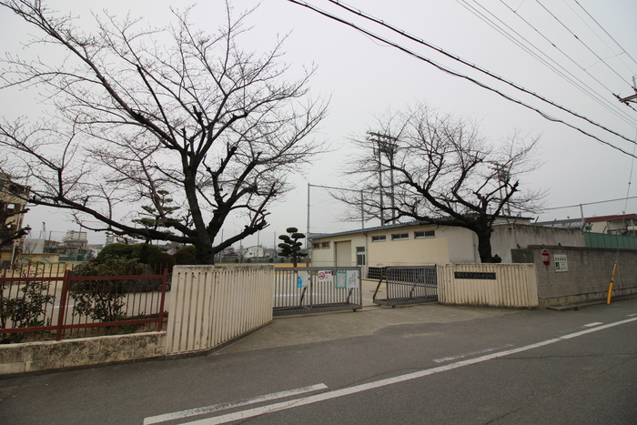 中学校　堺市立三国ヶ丘中学校（中学校）まで400m