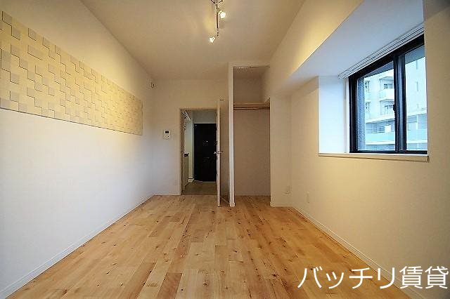 居室・リビング　類似のイメージ画像。現況を優先いたします。