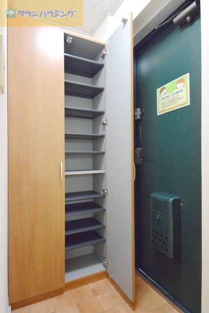 玄関　トールタイプのシューズＢＯＸ