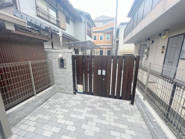 エントランス　綺麗なエントランスです。