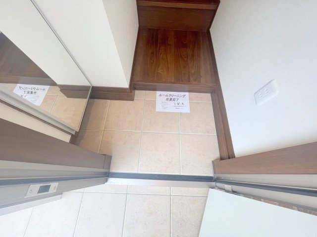 玄関　落ち着いたおしゃれな玄関です。