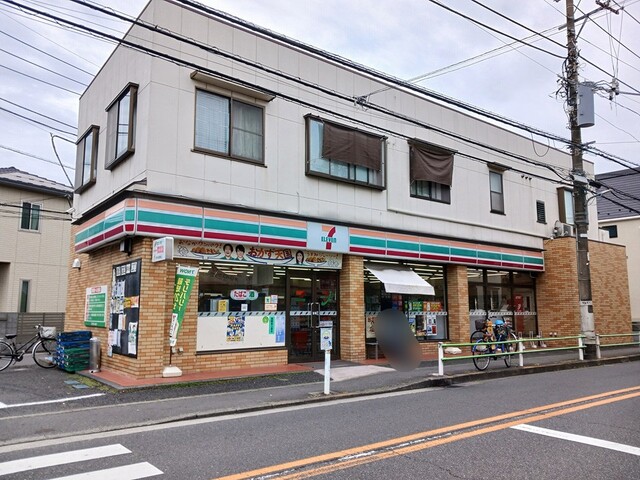 コンビニ　セブンイレブン（コンビニ）まで228m