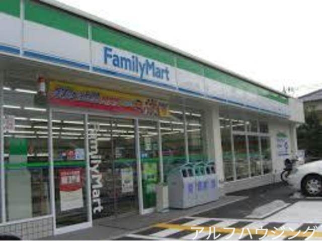 コンビニ　ファミリーマート美濃加茂加茂野店（コンビニ）まで726m