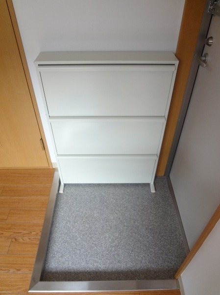 玄関　別タイプのお部屋の為、イメージになります。