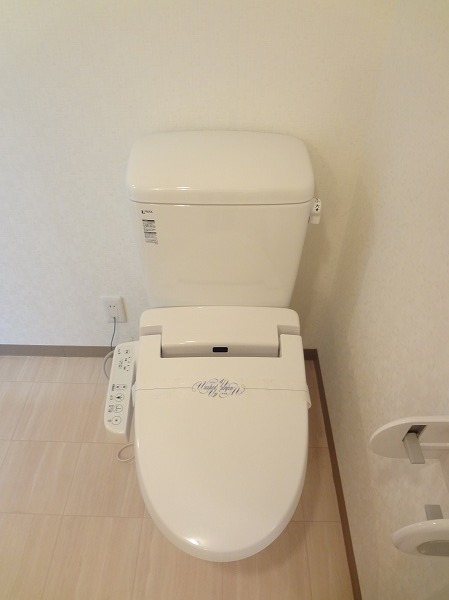 トイレ　別タイプのお部屋の為、イメージになります。