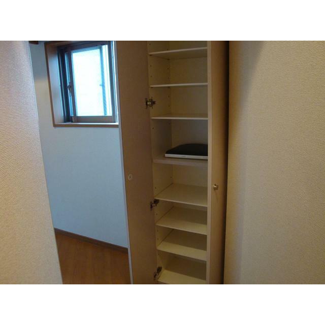 収納　シューズボックス