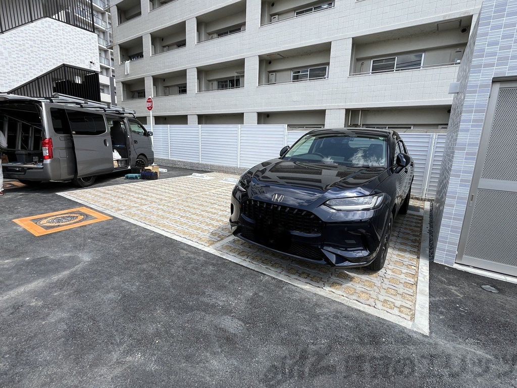 駐車場　駐車場