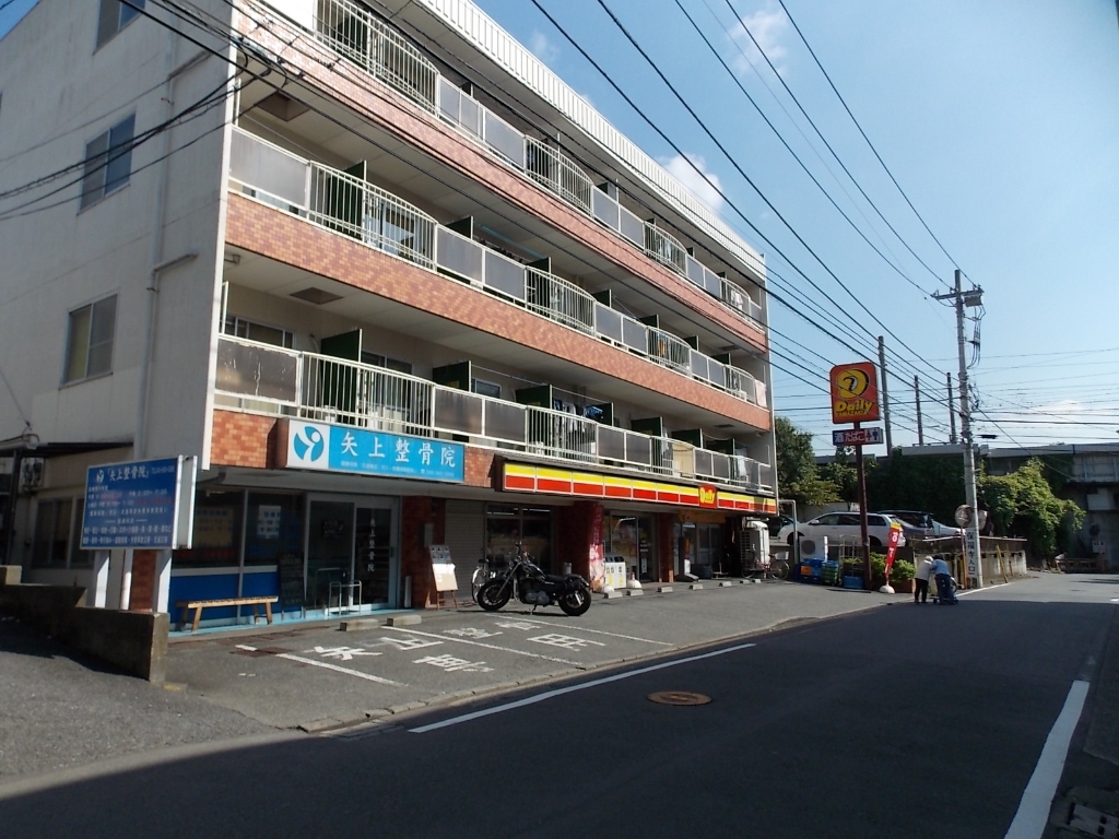 コンビニ　デイリーヤマザキ 日吉店（コンビニ）まで114m