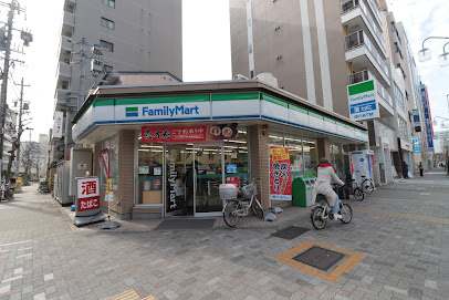 コンビニ　ファミリーマート 名古屋新栄二丁目店（コンビニ）まで253m
