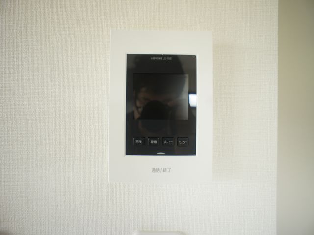 セキュリティ　訪問者の確認ができるTVドアホン付きです♪