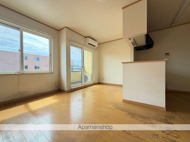 コンフォート日吉の居間写真