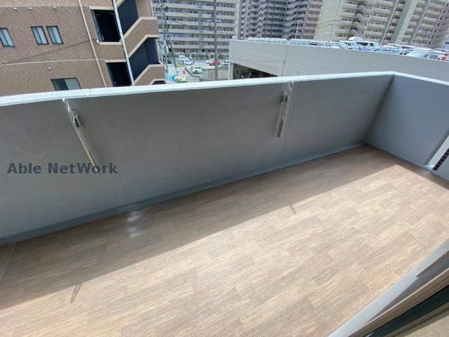 バルコニー　同型、現況優先