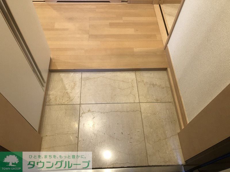 玄関　※参考写真