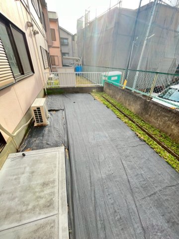 バルコニー　同物件、別号室の写真です。