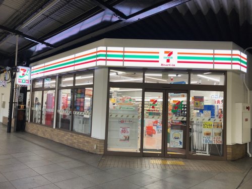 コンビニ　セブンイレブン 大阪鶴橋駅西店（コンビニ）まで203m