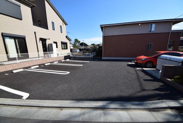 駐車場　★敷地内駐車場（空き要確認）★