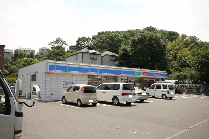 コンビニ　ローソン（コンビニ）まで215m