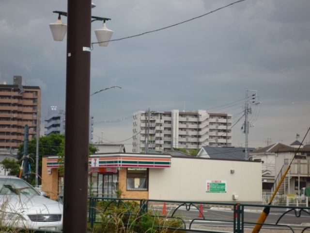 コンビニ　セブンイレブン（コンビニ）まで160m