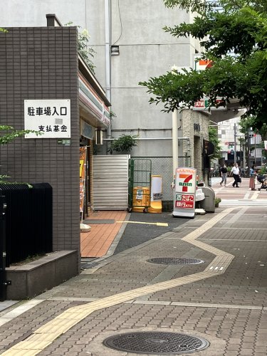 コンビニ　セブン-イレブン 大阪鶴野町店（コンビニ）まで152m