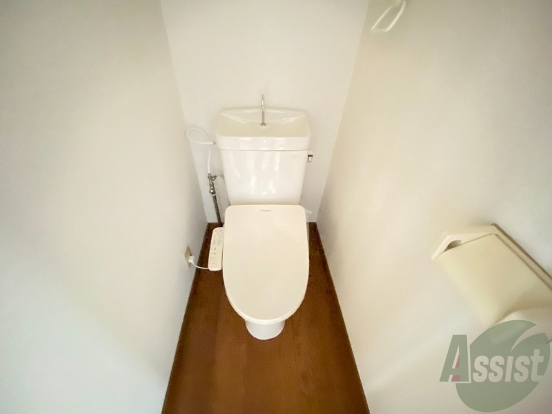 トイレ　トイレは温水洗浄便座で、とても快適にご利用できます。