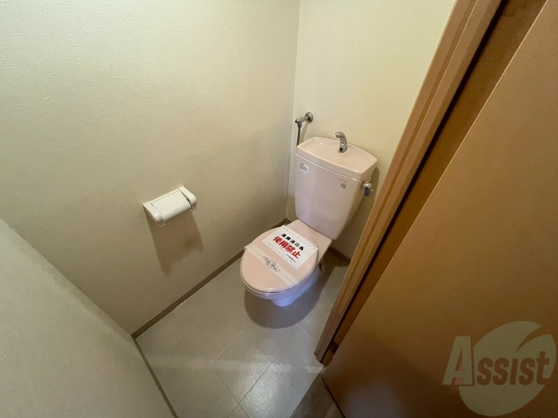 トイレ　トイレです。ウォシュレット付を探している方、おすすめです。