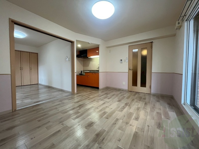 居室・リビング　広くてキレイなお部屋が広がっていて、充実した生活が送れそう。