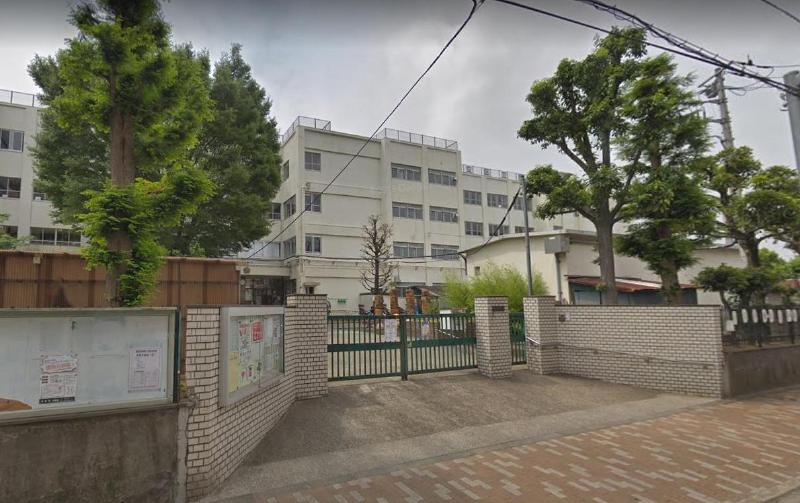 小学校　足立区立中川小学校（小学校）まで300m