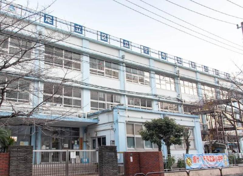 小学校　（小学校）まで500m