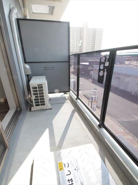 バルコニー　部屋の写真です。