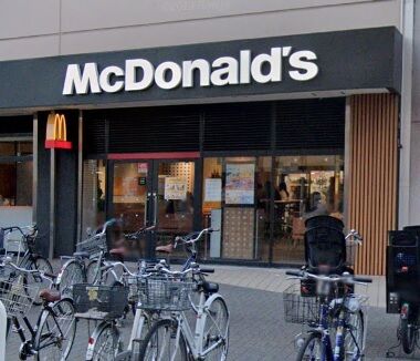 飲食店　マクドナルドミエルかわぐち店（飲食店）まで448m
