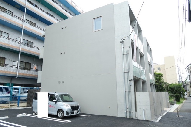建物外観　外観（鉄筋コンクリート造３階建てオートロック付きマンション）
