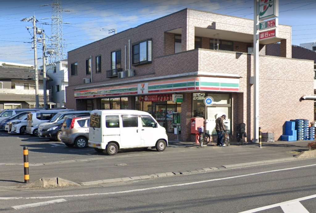 コンビニ　セブンイレブン 鳩ケ谷里店（コンビニ）まで499m