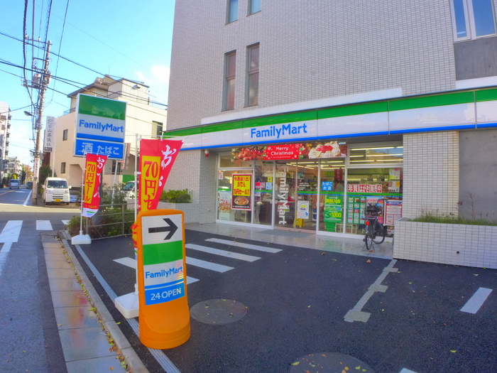 コンビニ　ファミリーマート（コンビニ）まで234m