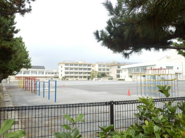 小学校　花水小学校（小学校）まで1785m