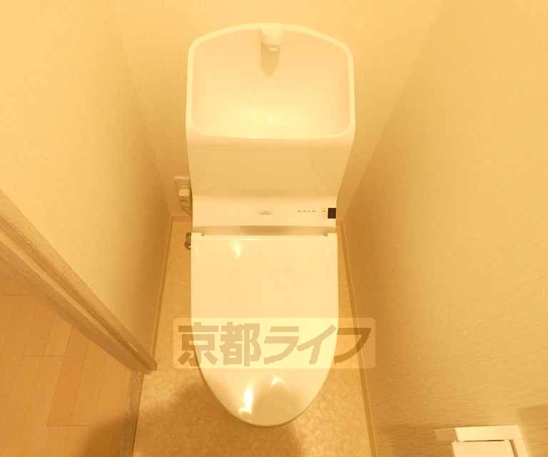 トイレ　ウォシュレット付きです。