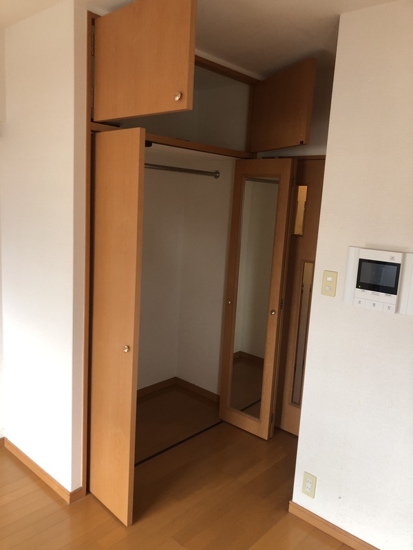 収納　写真は別号室です。現況優先になります。