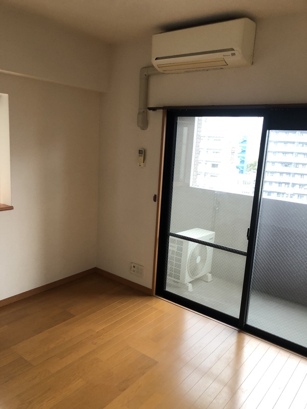 居室・リビング　写真は別号室です。現況優先になります。