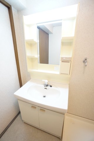 洗面設備　※同物件、同タイプ、間取り反転のお部屋です