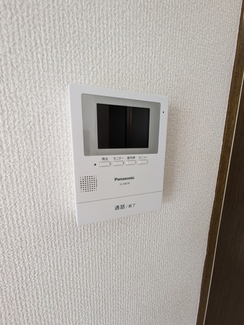 セキュリティ　★★モニター付きインターホンで室内にいながら来客対応が出来ま