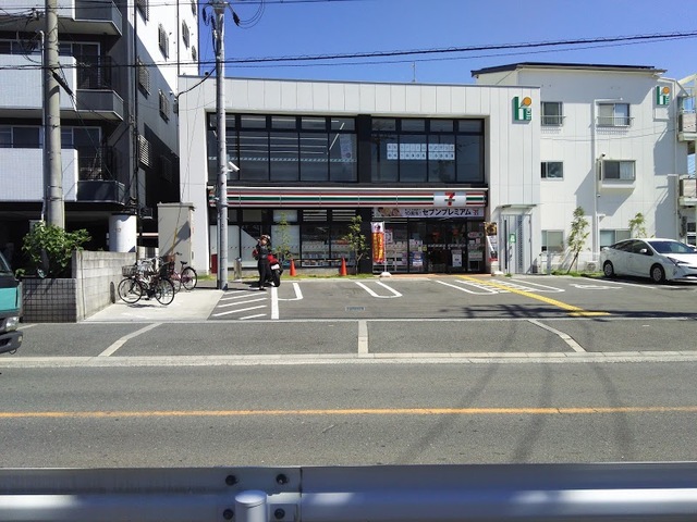 コンビニ　セブンイレブン門真深田町店（コンビニ）まで641m