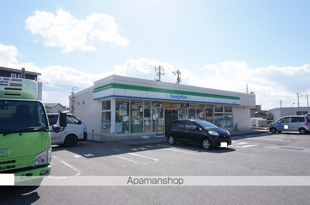 コンビニ　ファミリーマート（コンビニ）まで2779m