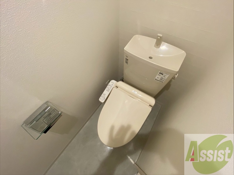 トイレ　こちらはトイレです。清潔感があり、安心して使用できます。
