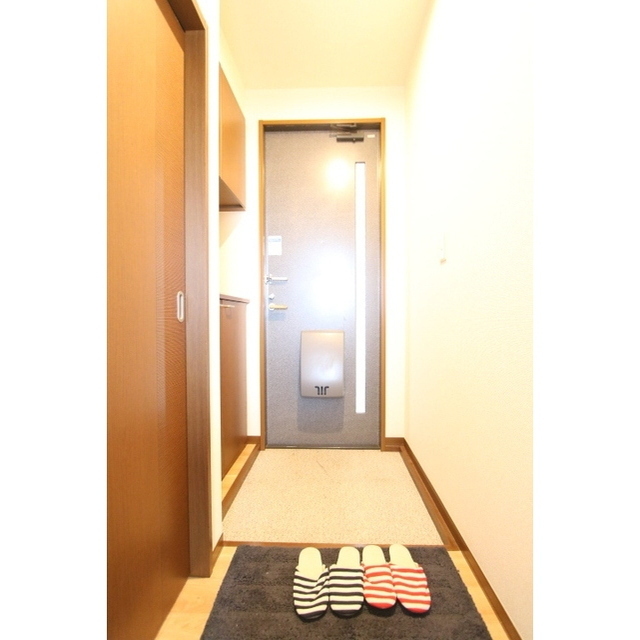 玄関　別部屋反転タイプ参考写真