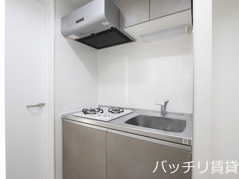 キッチン　別号室写真の為、現況を優先いたします。