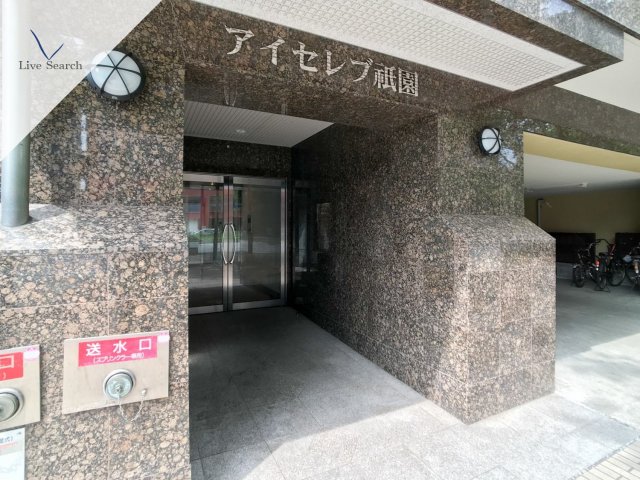 エントランス　建物の内部です